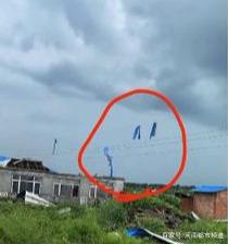 綏化突遭龍卷風(fēng)襲擊，房蓋在天上飛！村民：我70歲沒見過這事(圖7)