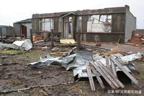 綏化突遭龍卷風(fēng)襲擊，房蓋在天上飛！村民：我70歲沒見過這事(圖5)