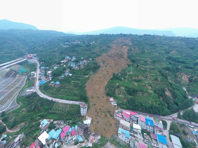 應(yīng)急部：今年洪澇致271人失蹤死亡，直接經(jīng)濟(jì)損失超兩千億