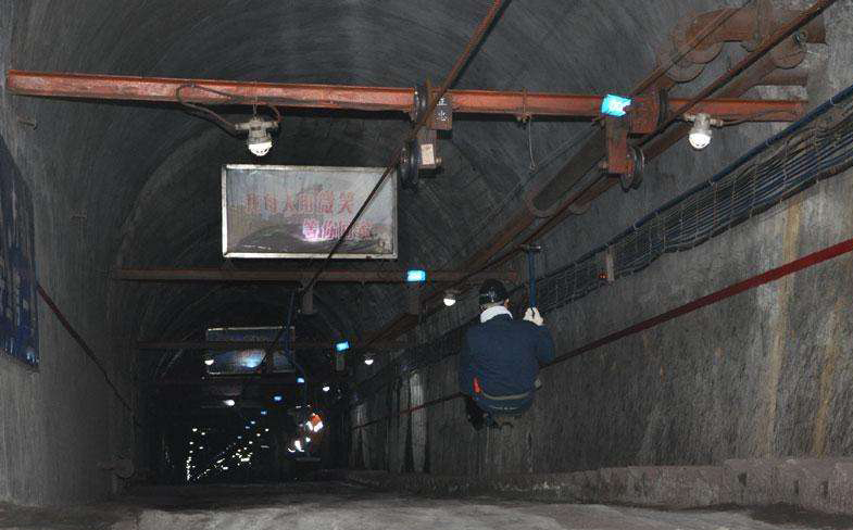 煤礦井下緊急避險(xiǎn)系統(tǒng)應(yīng)急救援車功能、使用維護(hù)說(shuō)明